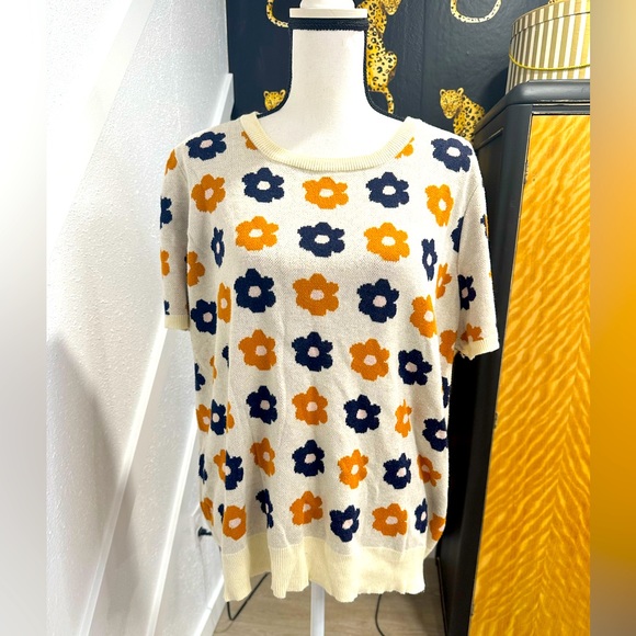 Modcloth Sweaters - Modcloth daisy floral short sleeve crew neck sweater 3x retro style